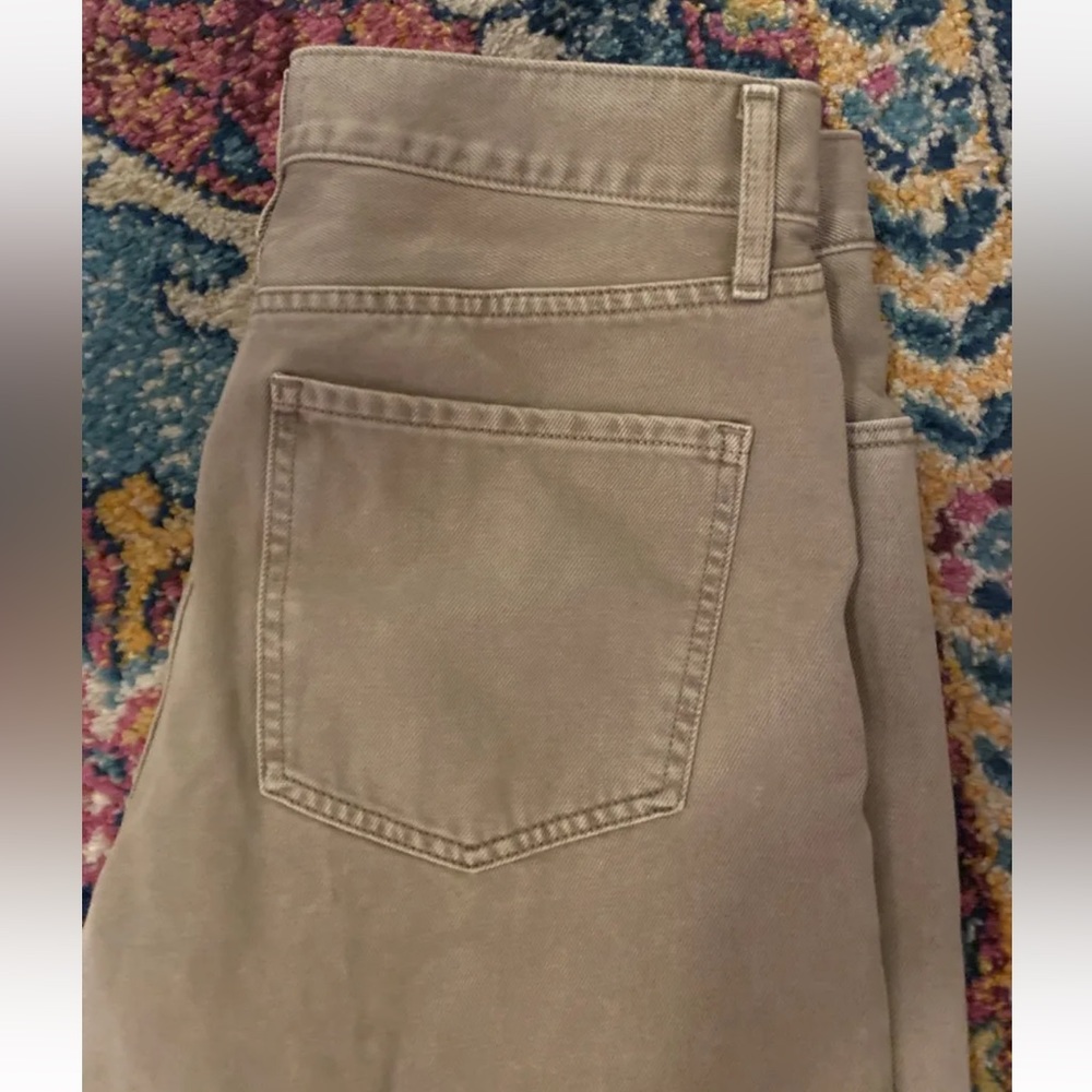 NEW WITH TAGS. Express wide leg high-rise jeans. Gray Size 10 Regular.